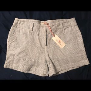 Vineyard Vines women’s shorts